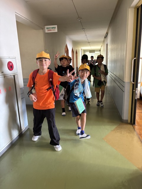時間をみて行動しています。